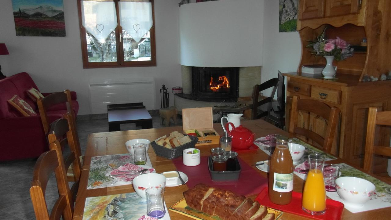 Au Vieux Tilleul Bed and Breakfast Veynes Exterior foto